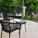 Luxus-apartment In Historischer Villa, Balkon & Lift, Naehe Therme Apartment