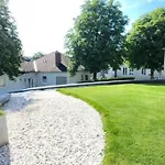 Luxus-apartment In Historischer Villa, Balkon & Lift, Naehe Therme Apartment *