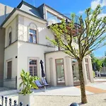 Luxus-apartment In Historischer Villa, Balkon & Lift, Naehe Therme *