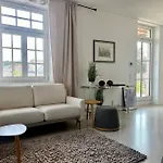 Luxus-apartment In Historischer Villa, Balkon & Lift, Naehe Therme