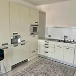 Luxus-apartment In Historischer Villa, Balkon & Lift, Naehe Therme