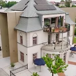 Luxus-apartment In Historischer Villa, Balkon & Lift, Naehe Therme 公寓