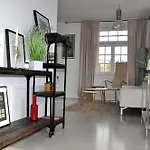 Luxus-apartment In Historischer Villa, Balkon & Lift, Naehe Therme