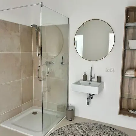 아파트 Luxus-apartment In Historischer Villa, Balkon & Lift, Naehe Therme 바드홀