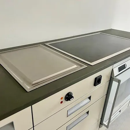 Appartement Mit Balkon, Lift, Luxus -beletage