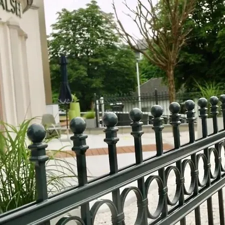Luxus-apartment In Historischer Villa, Balkon & Lift, Naehe Therme 바드홀