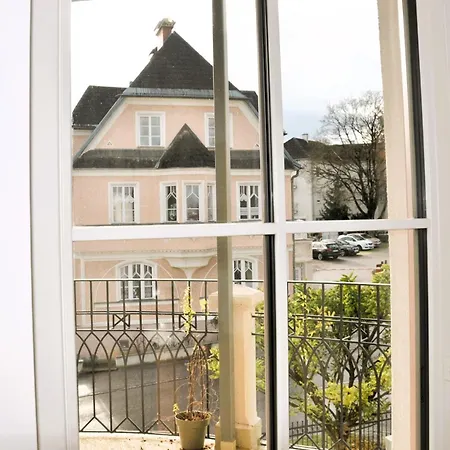 Luxus-apartment In Historischer Villa, Balkon & Lift, Naehe Therme 바드홀