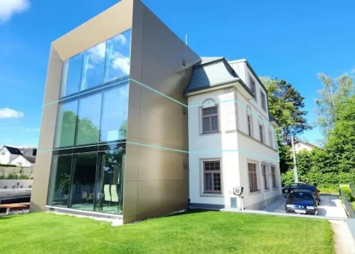 Luxus-apartment In Historischer Villa, Balkon & Lift, Naehe Therme *