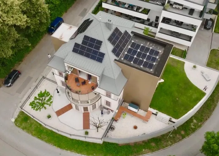 Luxus-apartment In Historischer Villa, Balkon & Lift, Naehe Therme Daire *