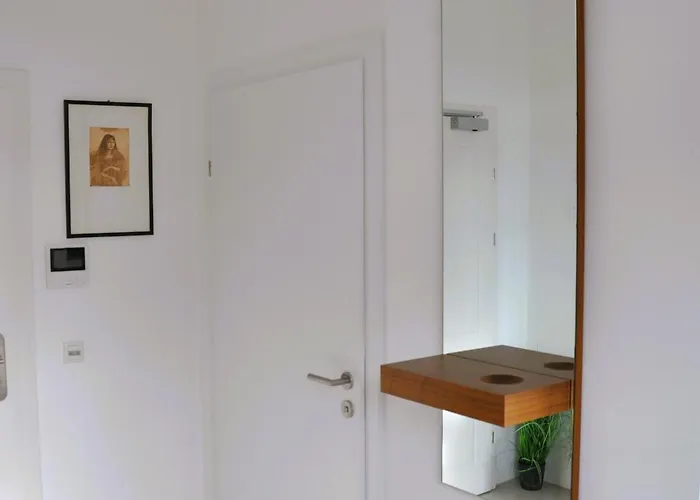 Luxus-apartment In Historischer Villa, Balkon & Lift, Naehe Therme アパート *