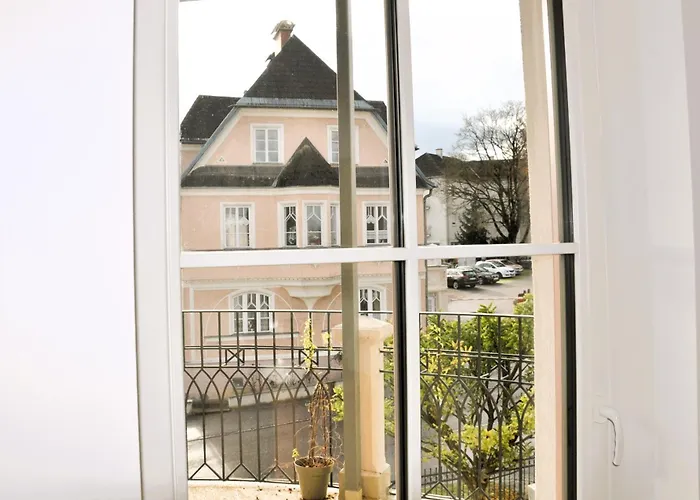 Luxus-apartment In Historischer Villa, Balkon & Lift, Naehe Therme Bad Hall