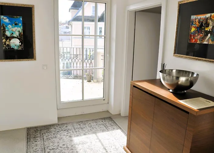 Daire Luxus-apartment In Historischer Villa, Balkon & Lift, Naehe Therme