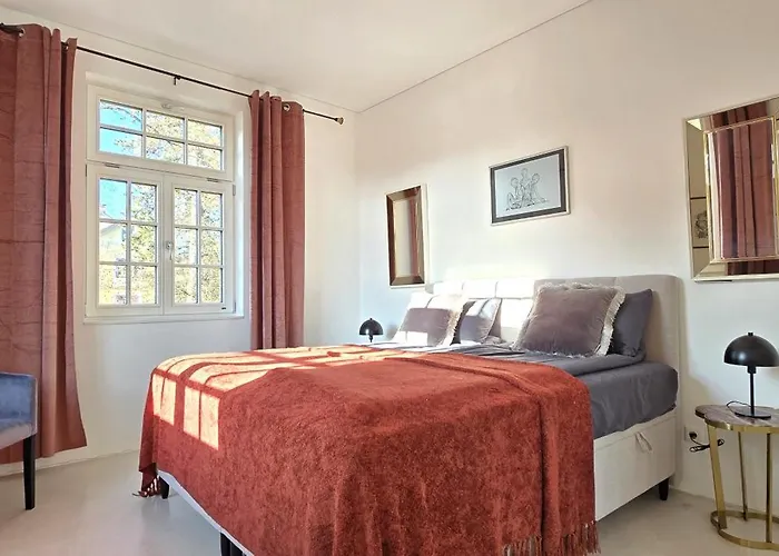 Luxus-apartment In Historischer Villa, Balkon & Lift, Naehe Therme