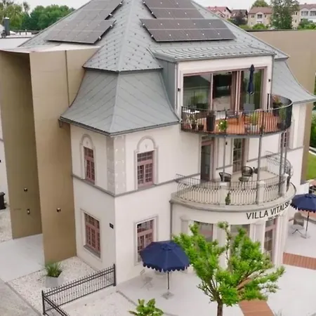 Luxus-apartment In Historischer Villa, Balkon & Lift, Naehe Therme 公寓