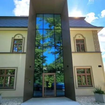 Mit Balkon, Lift, Luxus -beletage Apartmán *