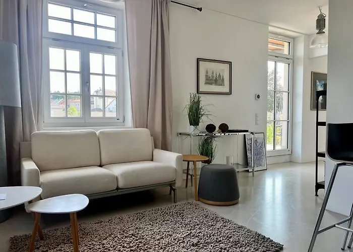 Luxus-apartment In Historischer Villa, Balkon & Lift, Naehe Therme