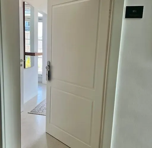 Apartman Luxus-apartment In Historischer Villa, Balkon & Lift, Naehe Therme Bad Hall