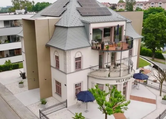 Luxus-apartment In Historischer Villa, Balkon & Lift, Naehe Therme Διαμέρισμα