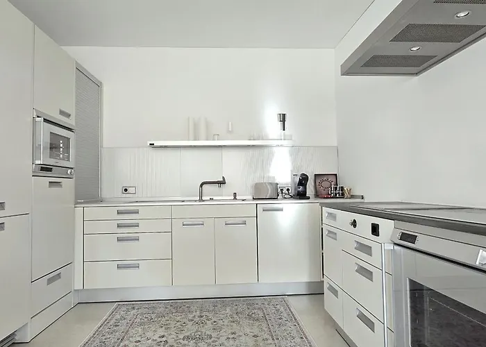 Luxus-apartment In Historischer Villa, Balkon & Lift, Naehe Therme Bad Hall